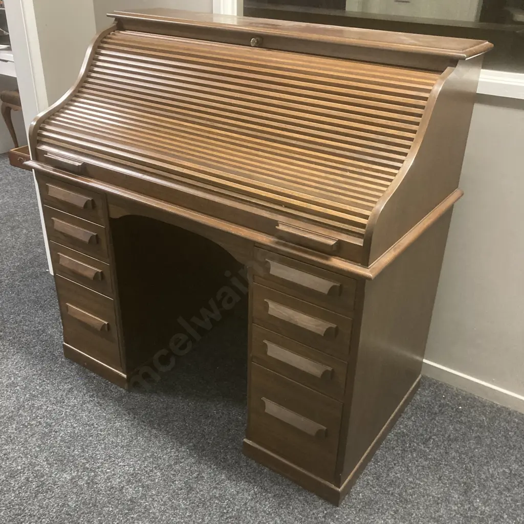 Large Mahogany Roll Top Desk With Key, 20 Various Drawers & Pigeon Holes, H115 W117 D62cm Image 1++