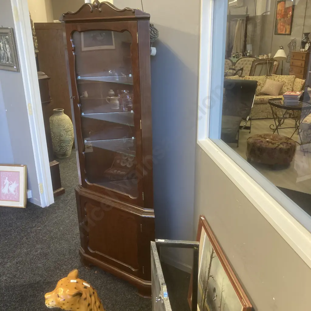 Mahogany Corner China Display Cabinet, 3 x Adjustable Glass Shelves, Light In Top, Door At Base, With Keys, Image 1++