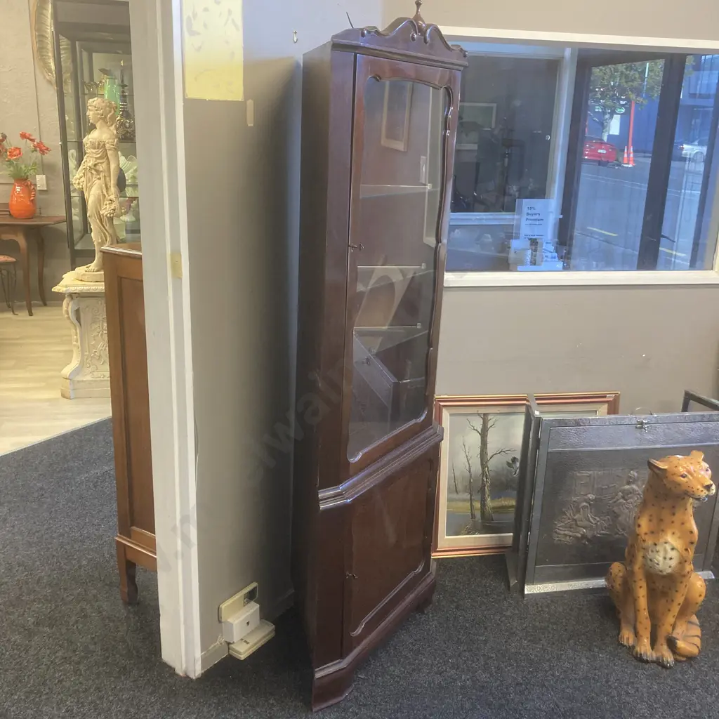 Mahogany Corner China Display Cabinet, 3 x Adjustable Glass Shelves, Light In Top, Door At Base, With Keys, Image 1++