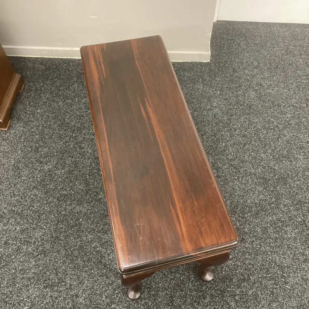 Small Mahogany Queen Anne Style Occasional Table, H39 W81 D30cm Image 1++