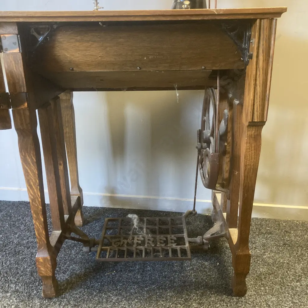 Early 1900s "The Free" Cabinet Model Treadle Sewing Machine - Free Sewing Machine Co. Rockford. Ill. USA, Ser #C284979. Image 1++