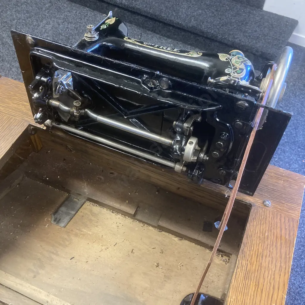 Early 1900s "The Free" Cabinet Model Treadle Sewing Machine - Free Sewing Machine Co. Rockford. Ill. USA, Ser #C284979. Image 1++