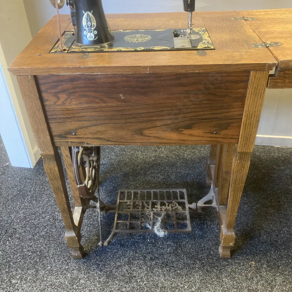 Early 1900s "The Free" Cabinet Model Treadle Sewing Machine - Free Sewing Machine Co. Rockford. Ill. USA, Ser #C284979. Image 1++