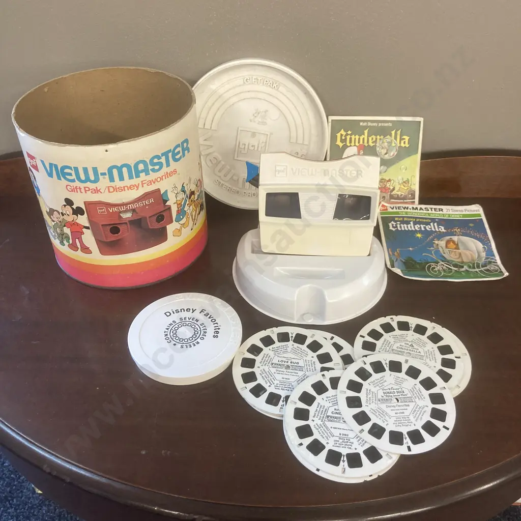 Vintage Disney Favourites GAF Viewmaster Giftpack With 10 Reels Image 1++