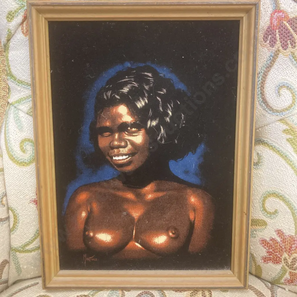 Black Velvet Australian Aboriginal Painting - Circa 1960 Signed 'Martinus' 30 x 23cm Image 1++