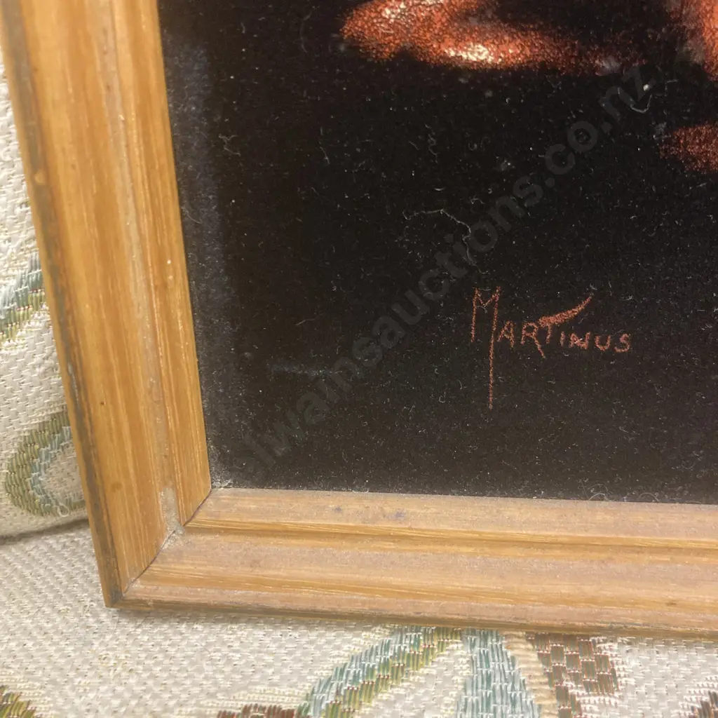 Black Velvet Australian Aboriginal Painting - Circa 1960 Signed 'Martinus' 30 x 23cm Image 1++