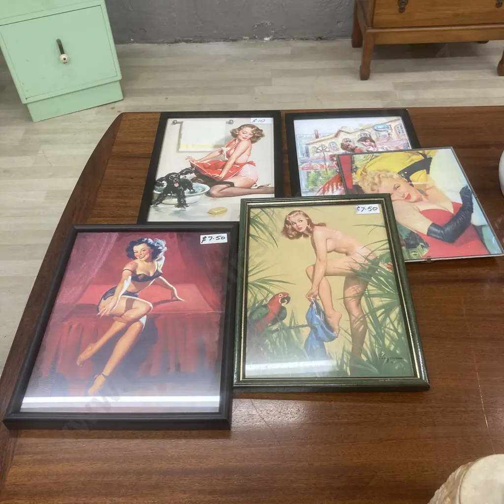 Lot of Vintage Prints Image 1++