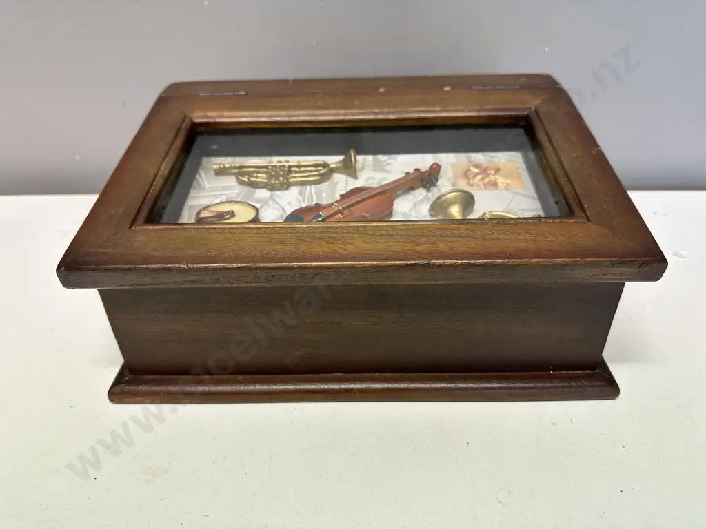Wooden Jewellery/Storage Box Musicial Themed H12cm, W28cm, D20cm Image 1++