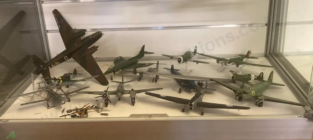 Lot of Model Planes Image 1++