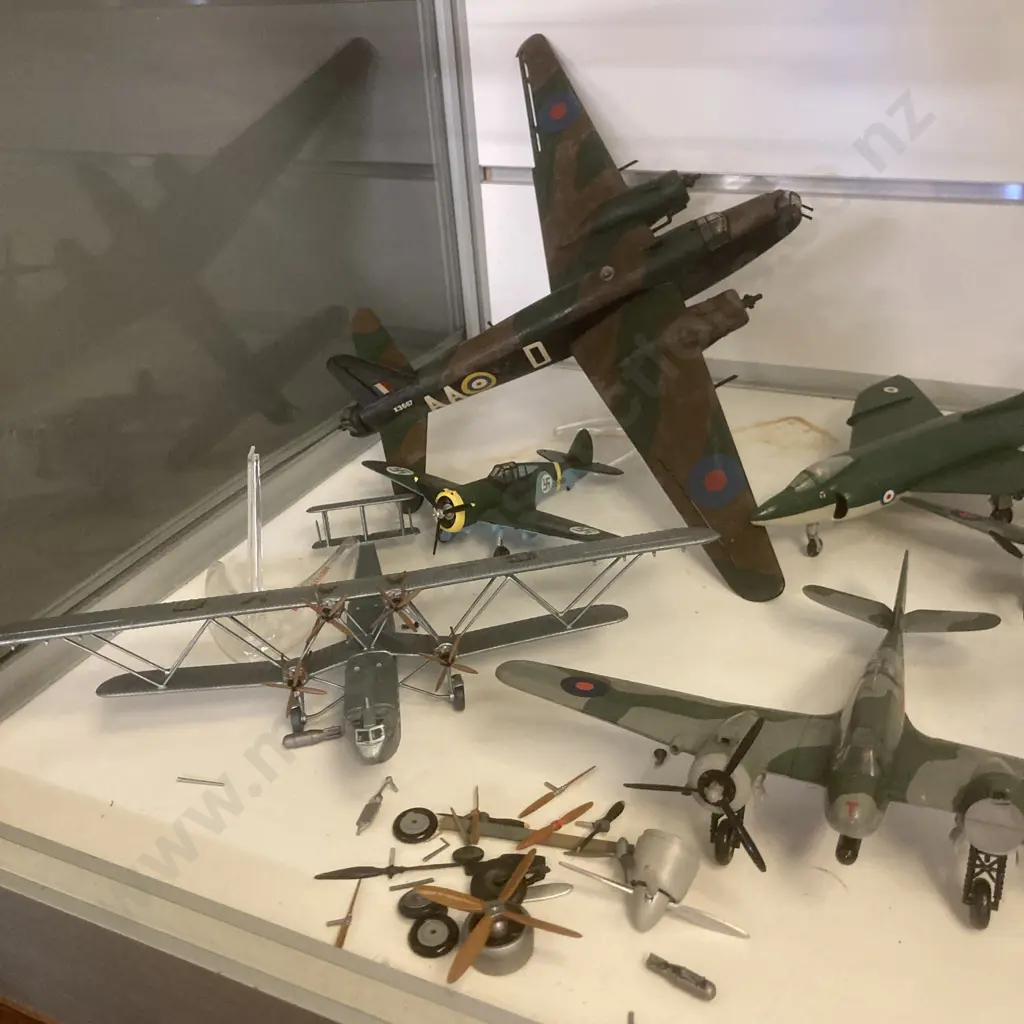 Lot of Model Planes Image 1++