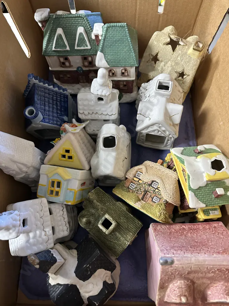 Selection Of Ceramic Houses Including Liliput Etc Image 1++