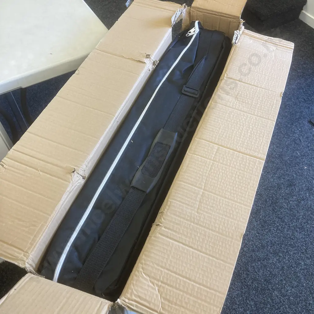 Genki Massage Table, Black Image 1++