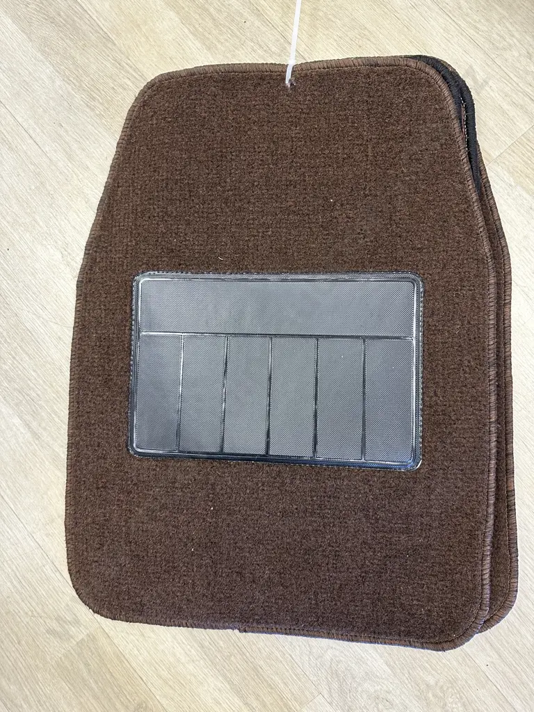 Car Mats x2 Sets Brown L60cm, W44cm. Image 1++