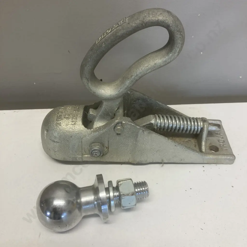 Trojan Trailer Coupling 2000Kg 50m & TW 50mm 2000Kg Towball Image 1++