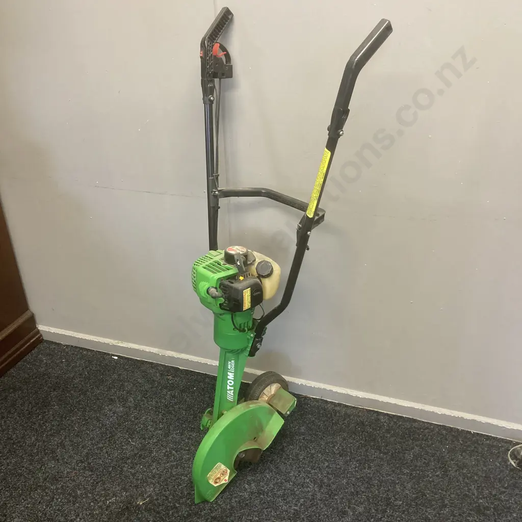 Zenoah Komatsu G26LS Atom Lawn Edger Image 1++
