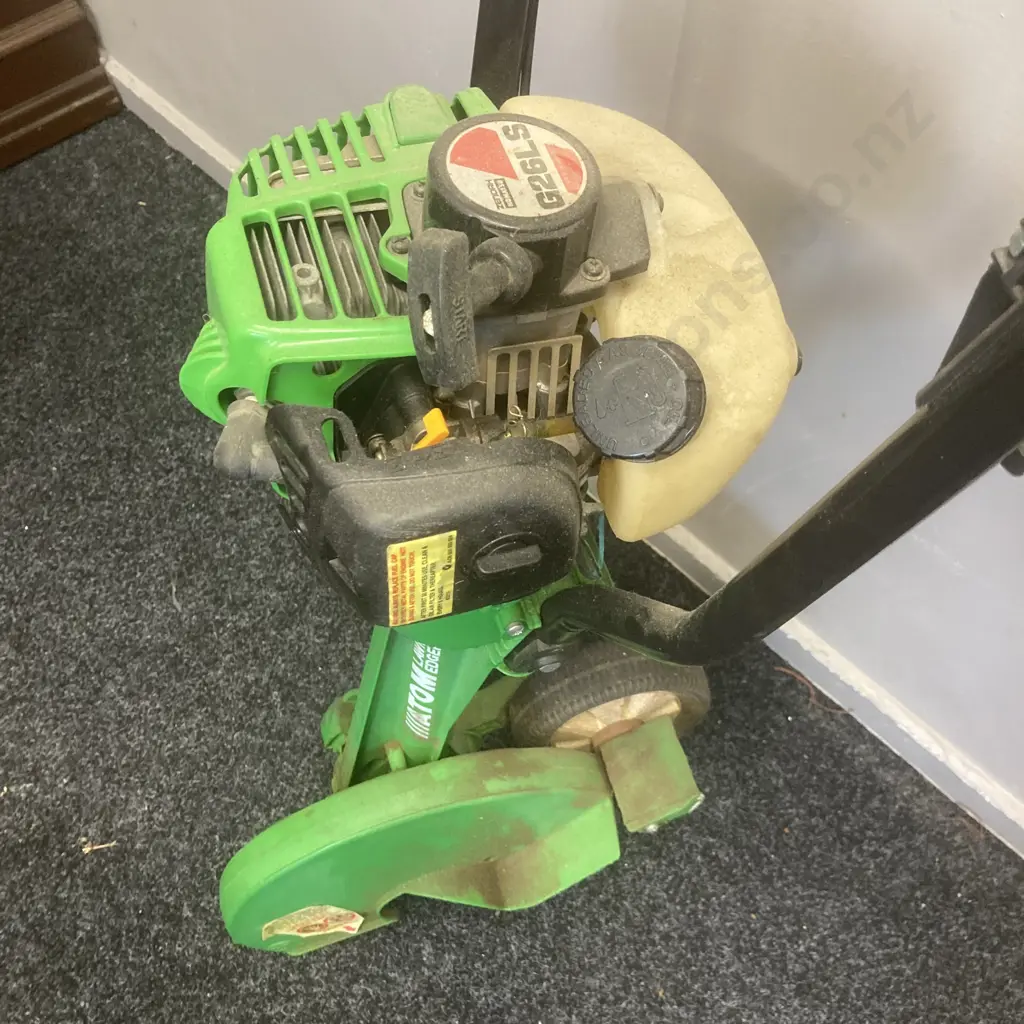 Zenoah Komatsu G26LS Atom Lawn Edger Image 1++