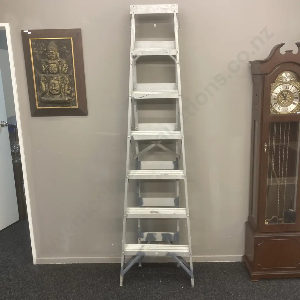 Lyte Aluminium Heavy Duty Ladder, H2.15m Image 1++