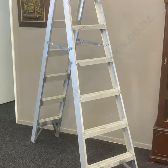 Lyte Aluminium Heavy Duty Ladder, H2.15m