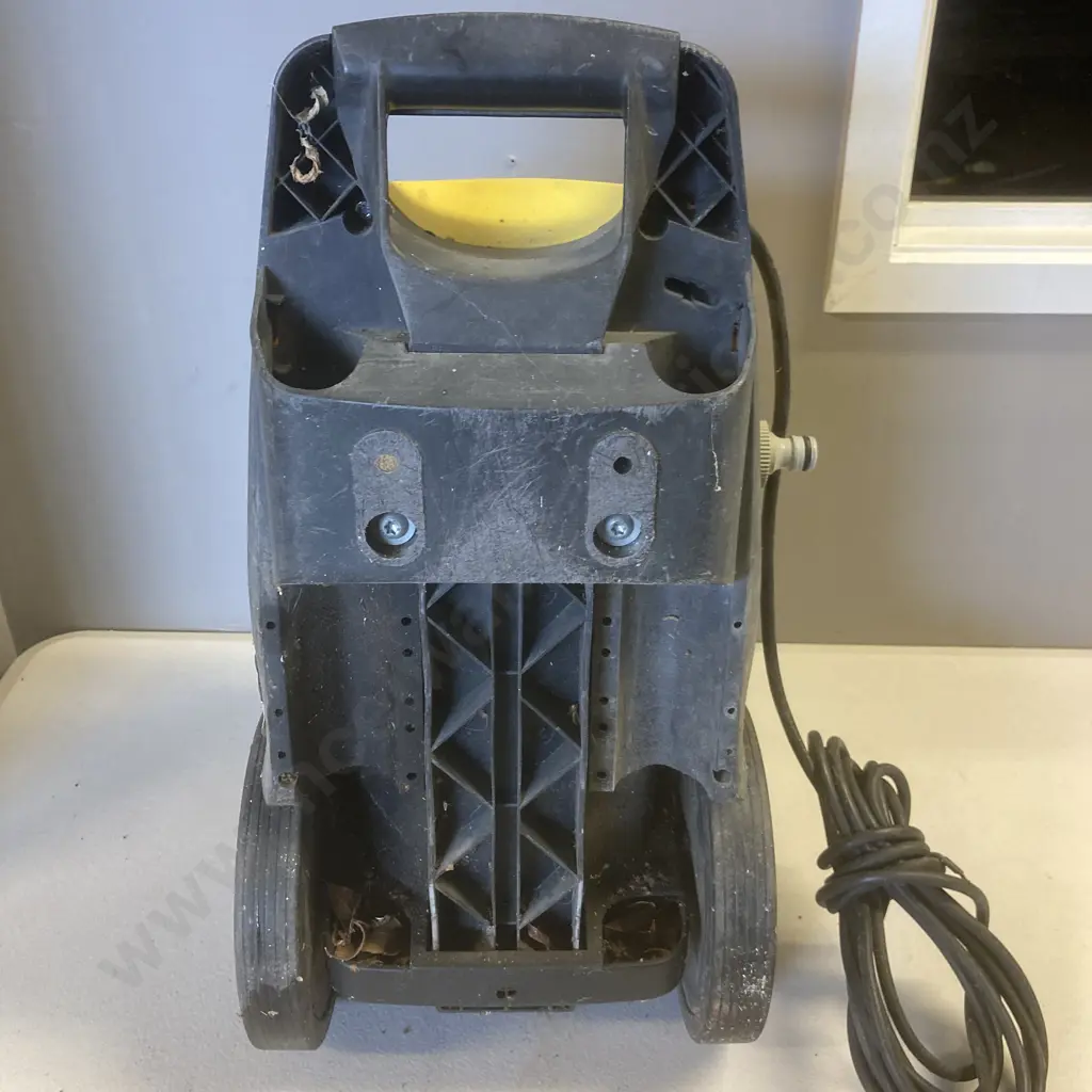 Karcher 520M Pressure Washer Image 1++