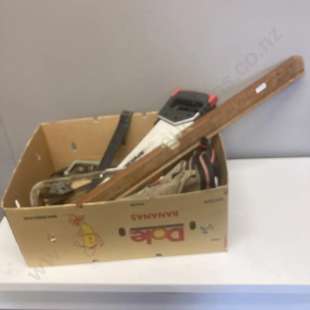Box Lot Builders Apron & Tools, 90cm Stabila 133a Wooden Level, Etc Image 1++