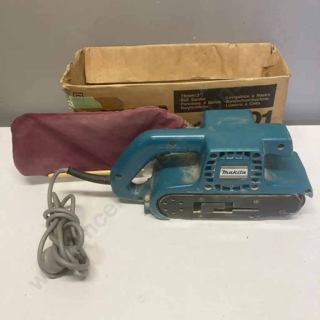Makita 76mm Belt Sander - Model 9901 Image 1++