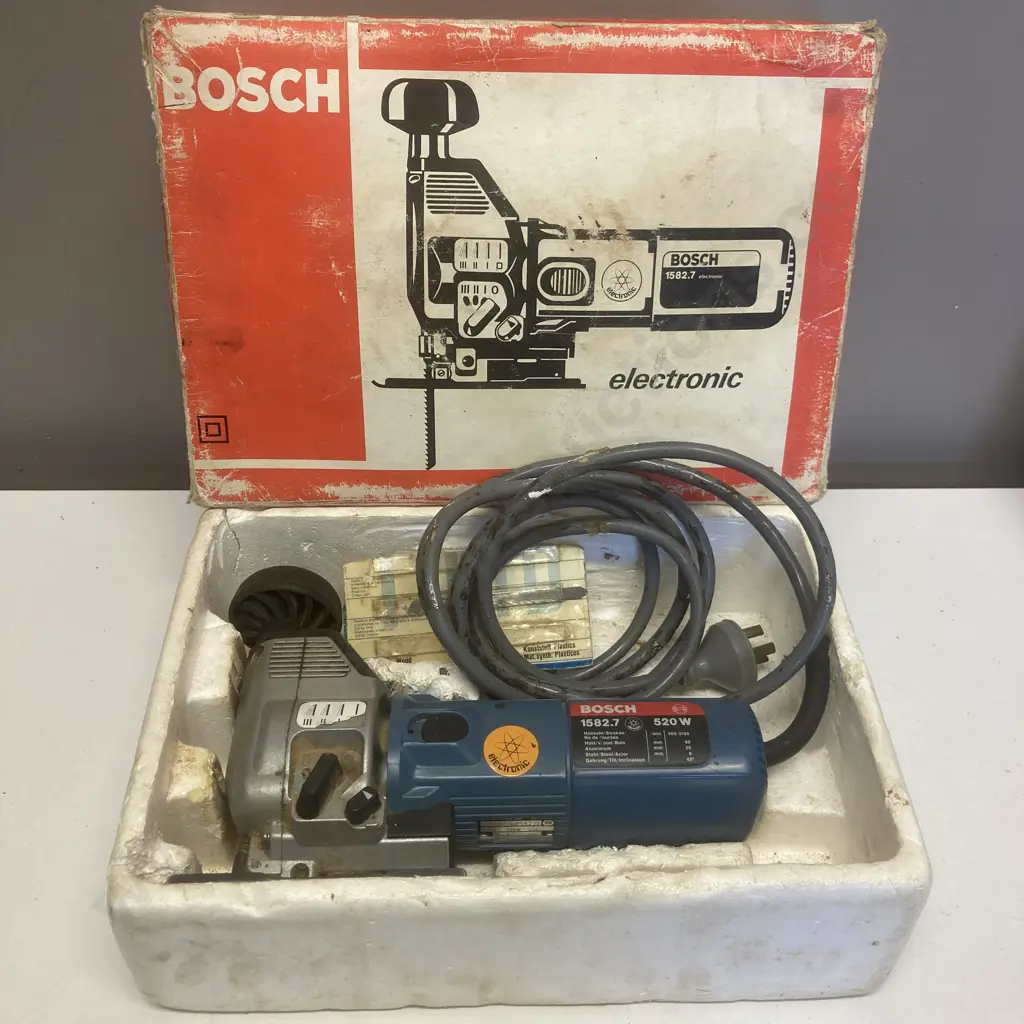 Bosch 1582.7 Electronic Jig Saw Image 1++