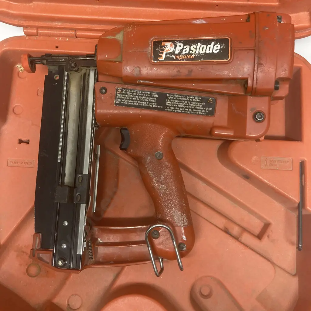 Paslode Impulse Straight Finish Nailer In Case. No battery or charger Image 1++