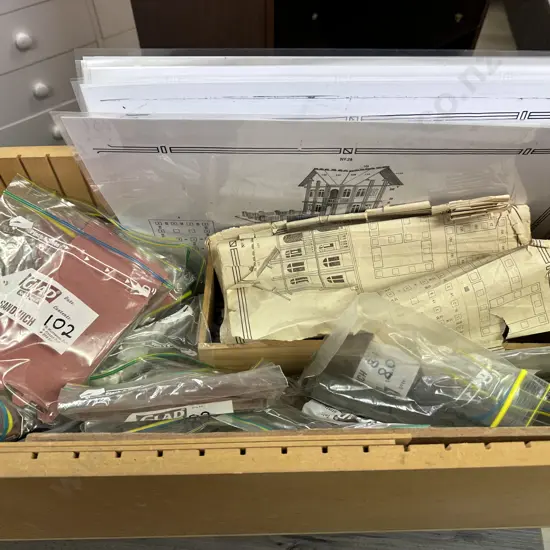 Vintage Dolls House Kit