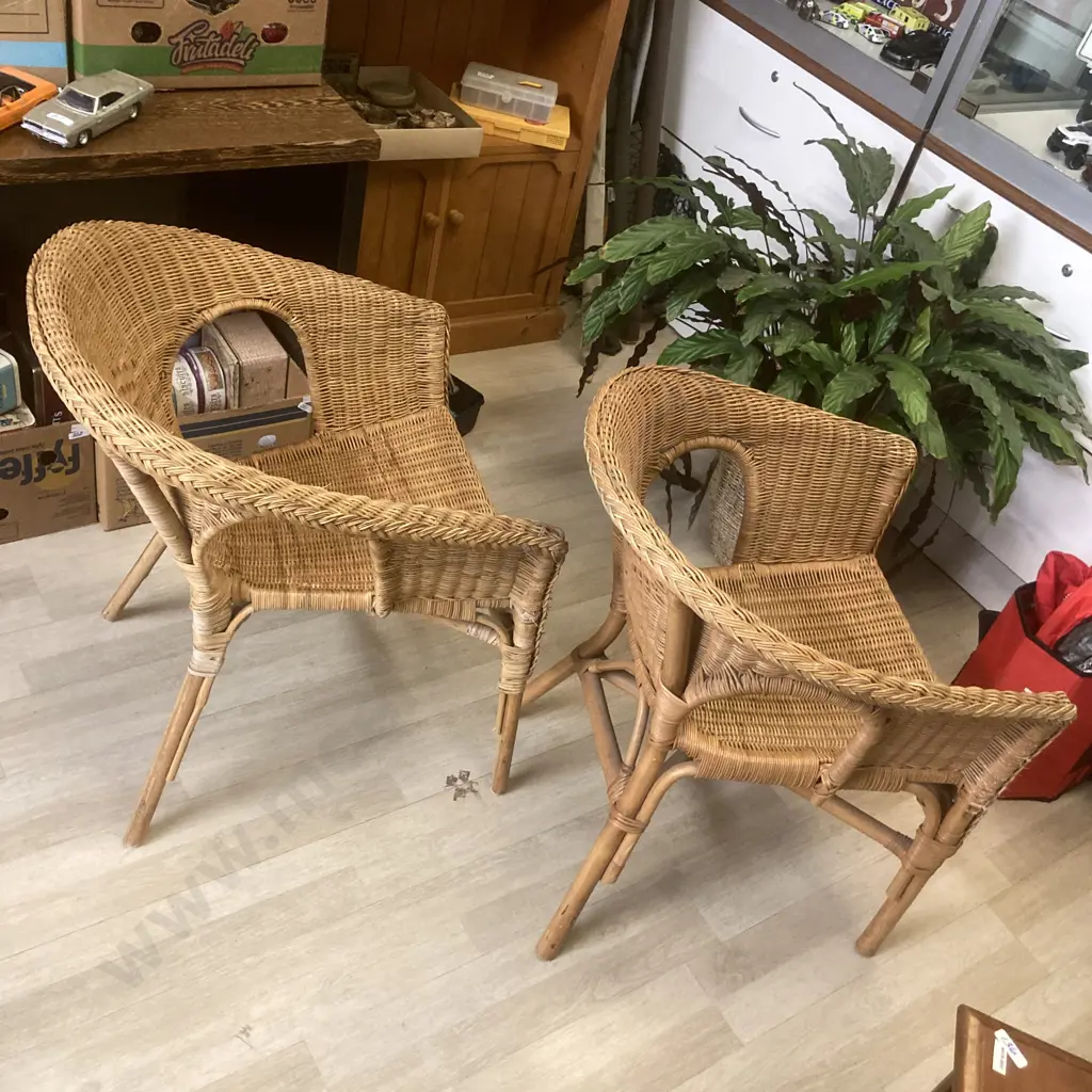 Pair of Rattan Patio Tub Chairs Image 1++