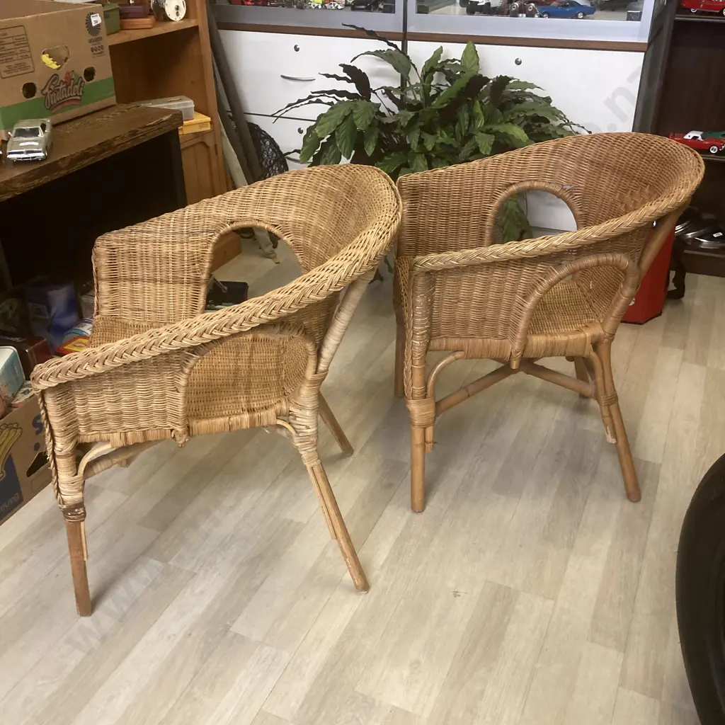 Pair of Rattan Patio Tub Chairs Image 1++