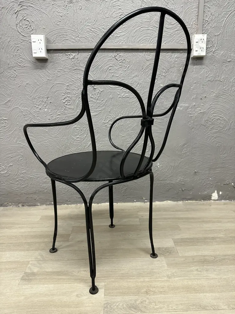 Metal Black Chair, Armed Image 1++