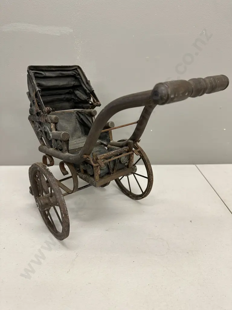 Vintage Dolls Pram Image 1++