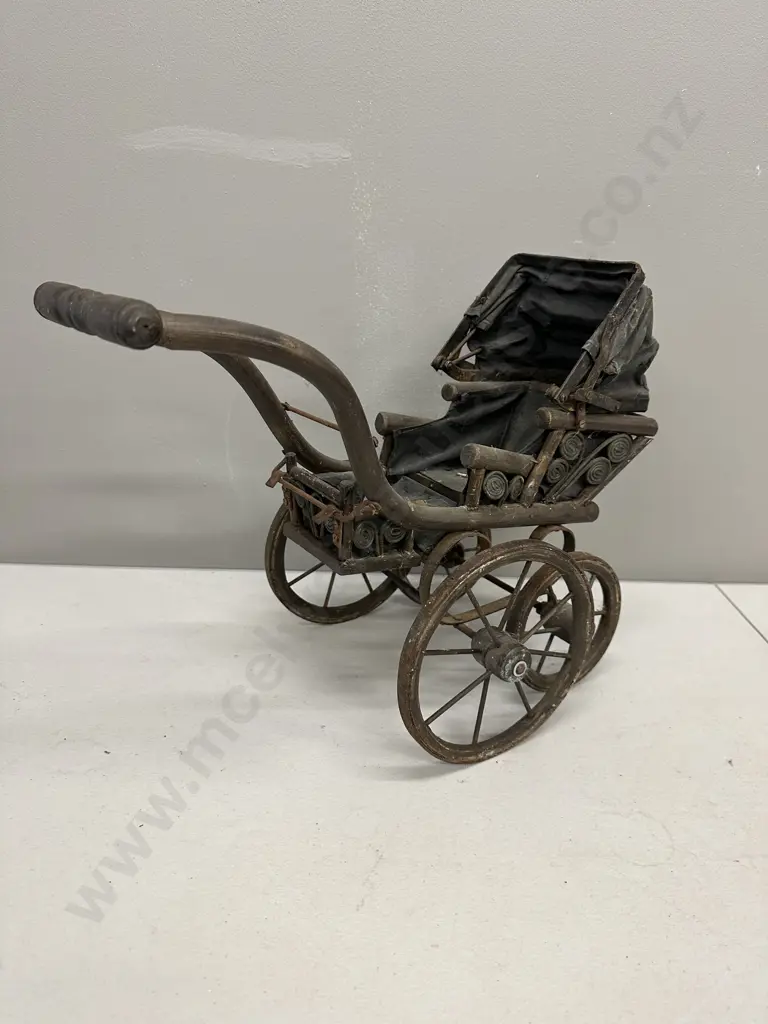 Vintage Dolls Pram Image 1++