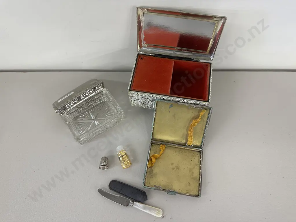Selection of Vintage Items, Hallmarked Thimble, Pure Gold In Bottle, Jewellery & Cigarette Case Etc Image 1++