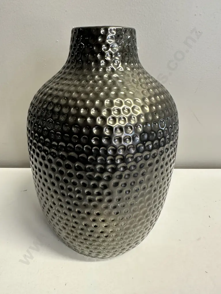 Modernist Dimple Vase H26.5 Image 1++