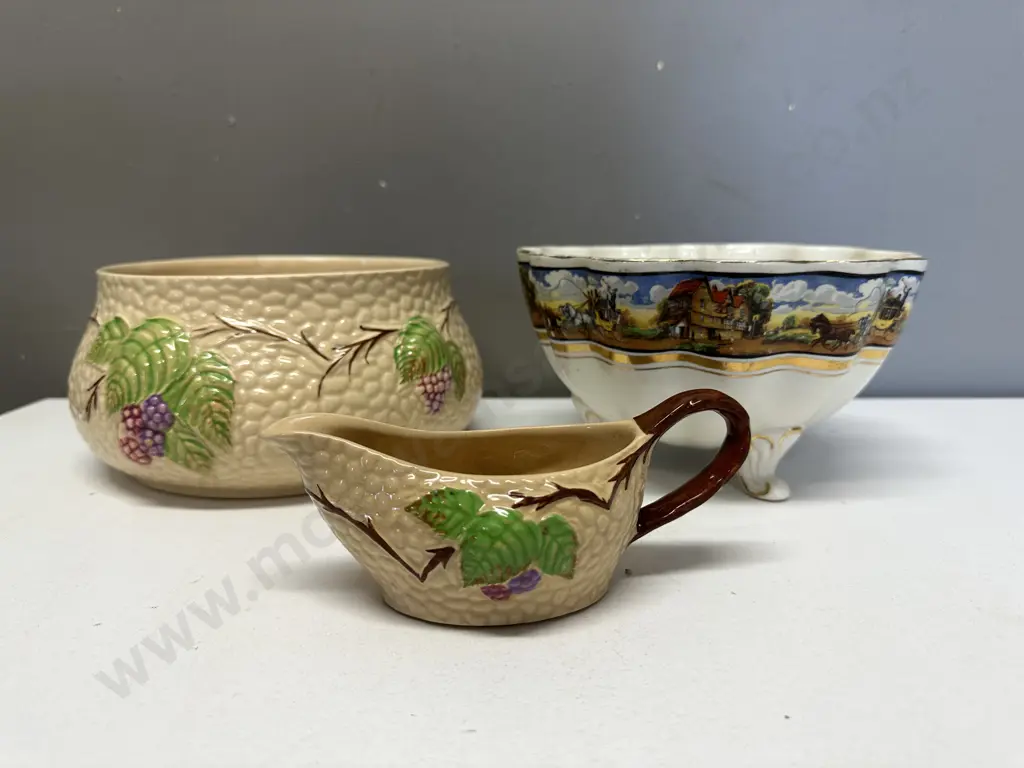 Wade China Items With English Tri Footed Image 1++