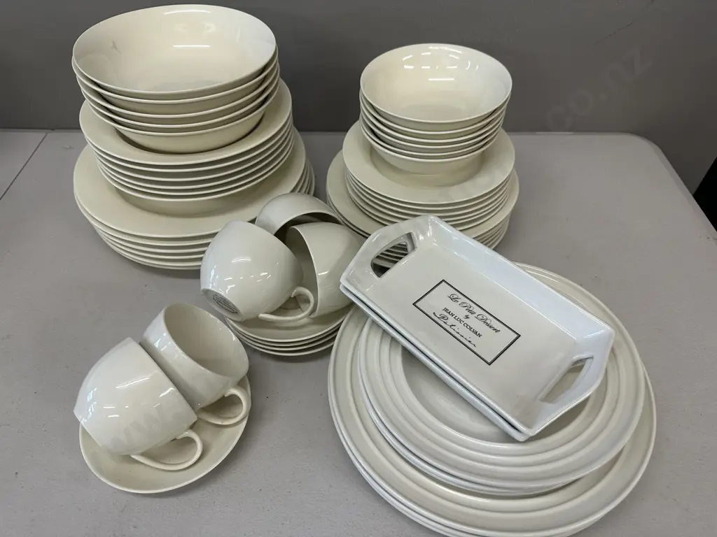 Large Assortment of Casa Domani Creme de Creme, Claires Kitchen Crockery Etc Image 1++