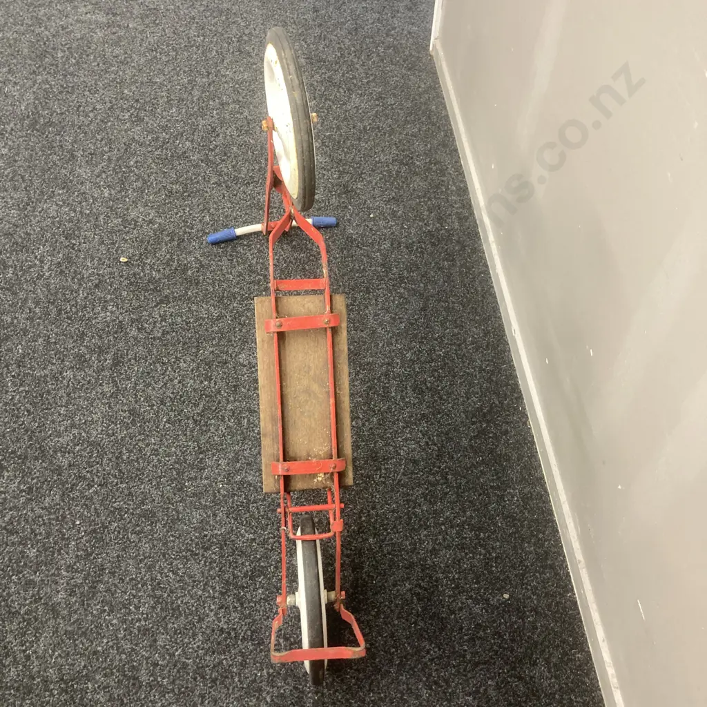 Vintage 1950s Triang Scooter Image 1++