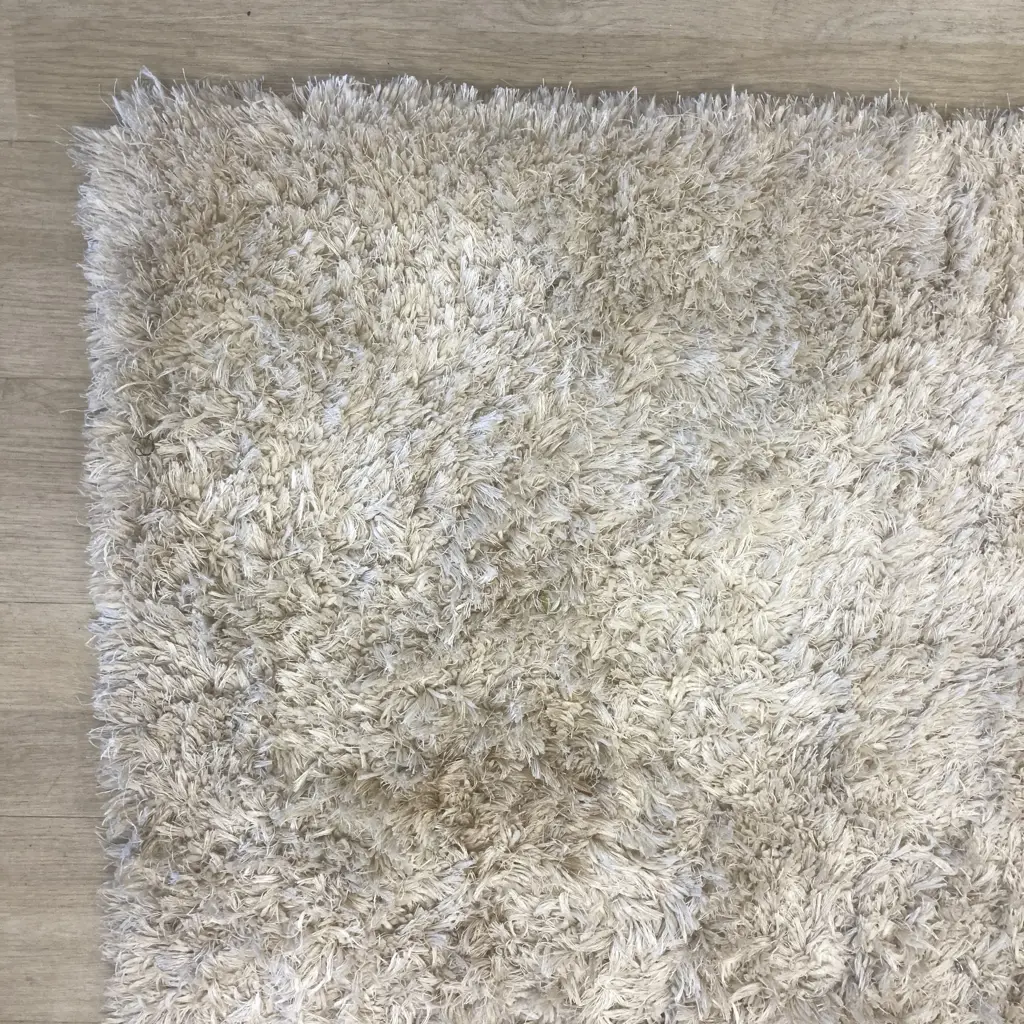 Sassy Brand White Shaggy Floor Rug, 150 x 210cm Image 1++