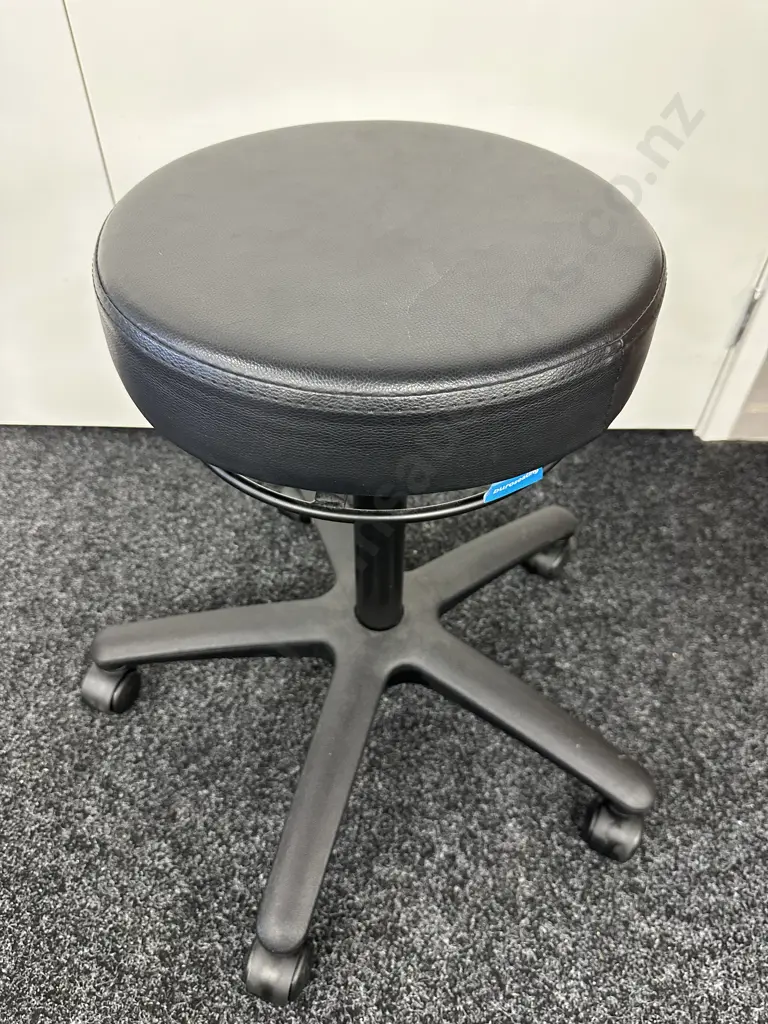 Buro seating Gaslift Stool, Black Round Seat Image 1++