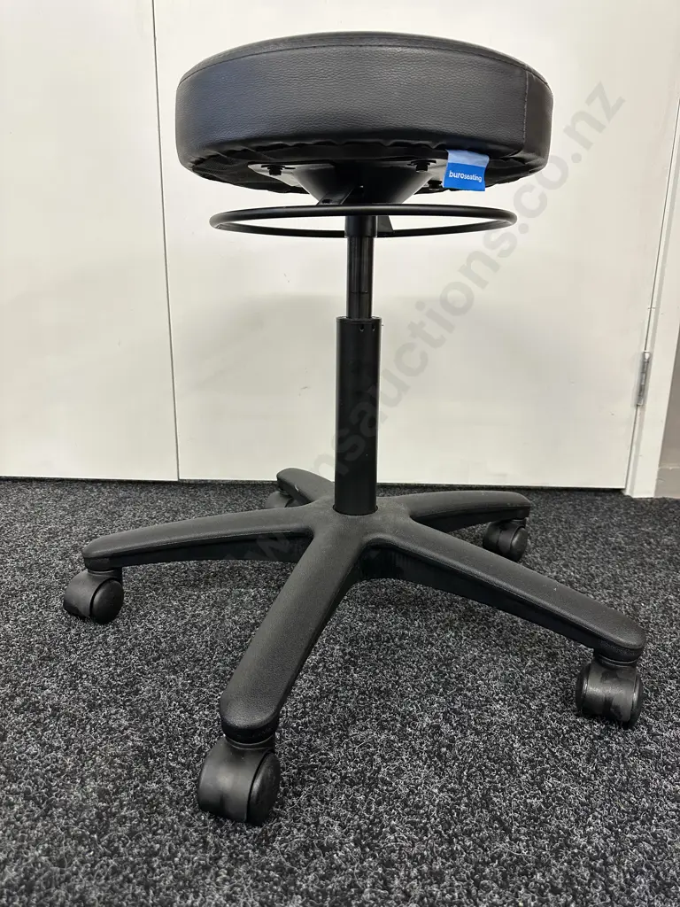 Buro seating Gaslift Stool, Black Round Seat Image 1++