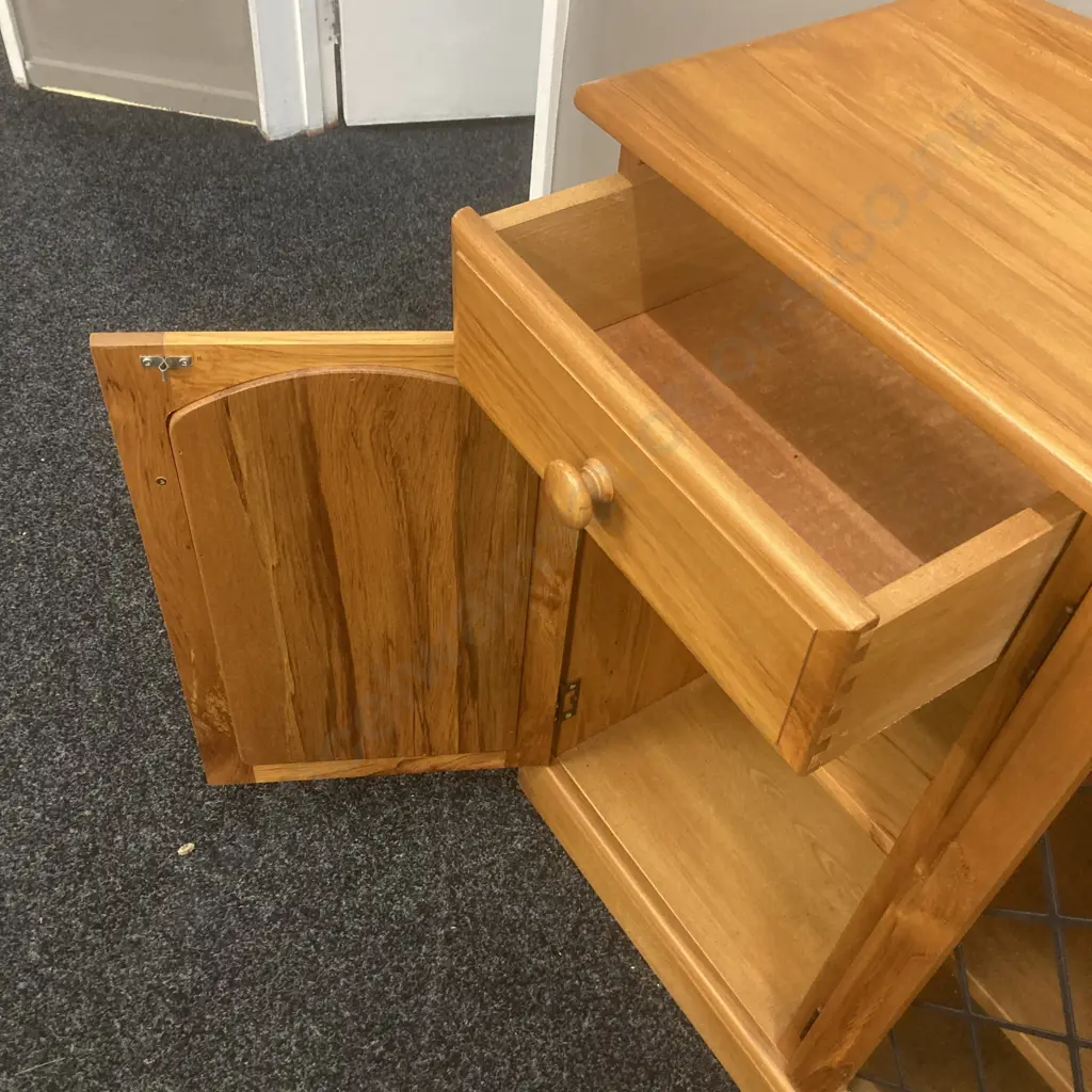 Forest Furniture Recycled Rimu Sideboard, 2 Door, Leadlight Panel In Centre, 2 Drawers, Knob Handles, H87 W120 D32cm Image 1++