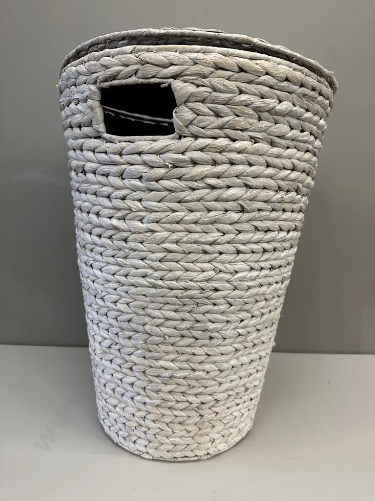 Cream Lidded Rattan Laundry Hamper, H60cm Image 1++