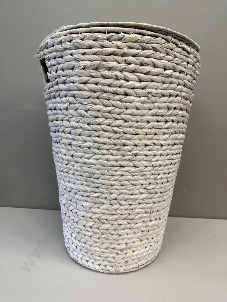 Cream Lidded Rattan Laundry Hamper, H60cm Image 1++
