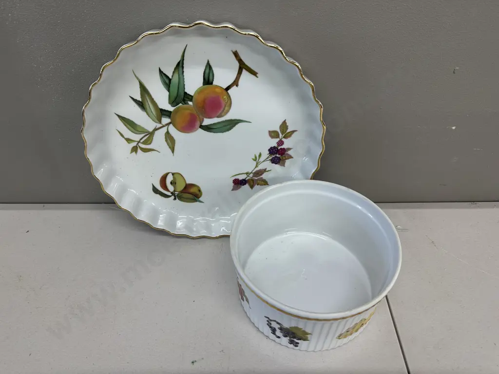 Evesham Royal Worcester Quiche / Torte Plate And Souffle Dish Image 1++