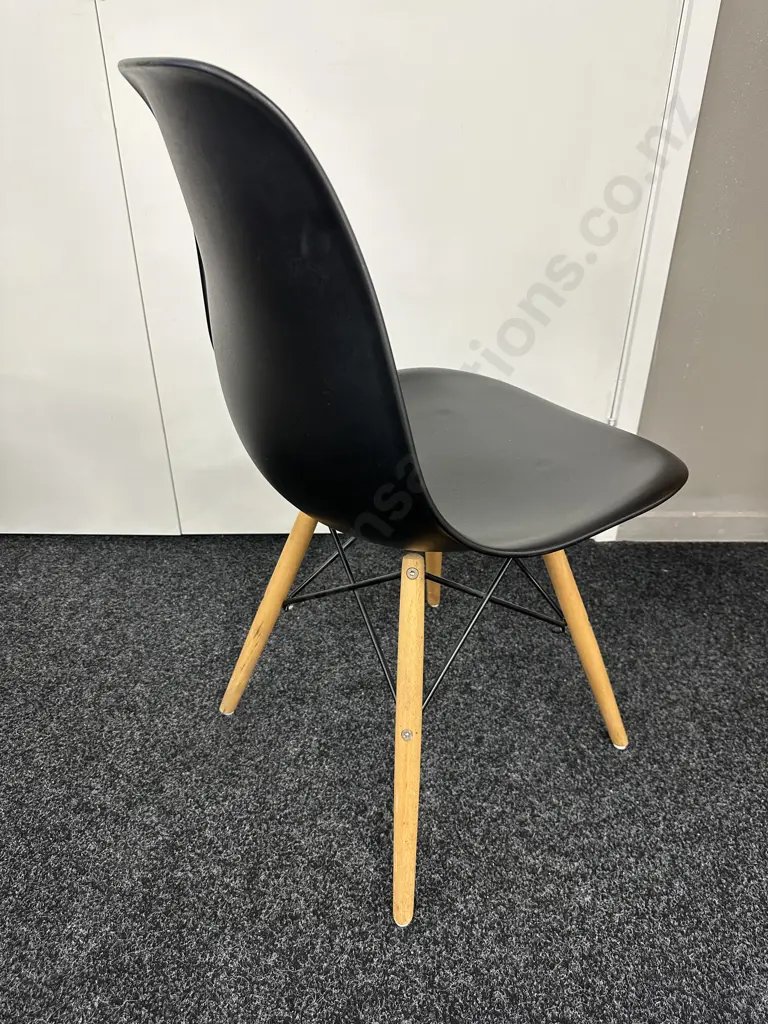 Black Dining Chair With Wood Detailed Legs Image 1++