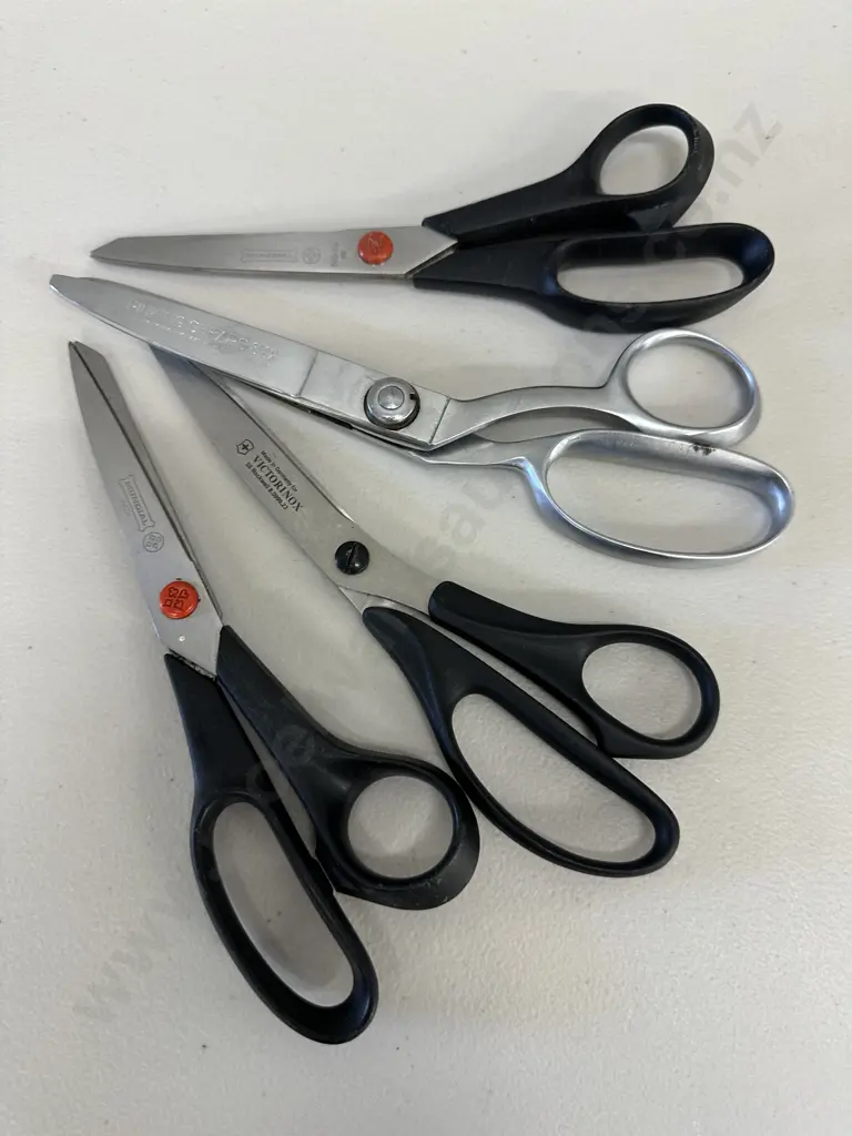 Selection of Scissors - Including Victorinox, Pinking Shears & Mundial Image 1++