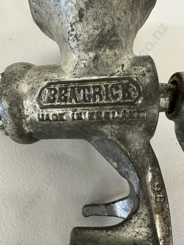 Vintage Harper No 318 Mincer Image 1++