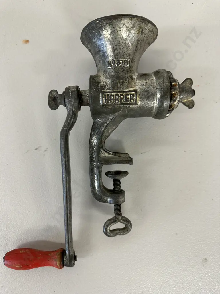 Vintage Harper No 318 Mincer Image 1++