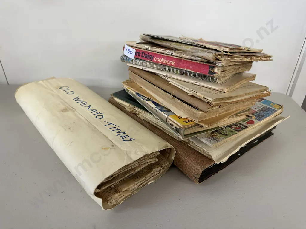 Vintage Recipe Books, Postcards & Waikato Times Image 1++